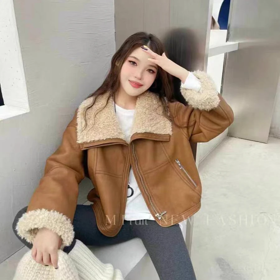 高端小众设计感皮毛一体仿皮草外套翻领2024新款冬短款