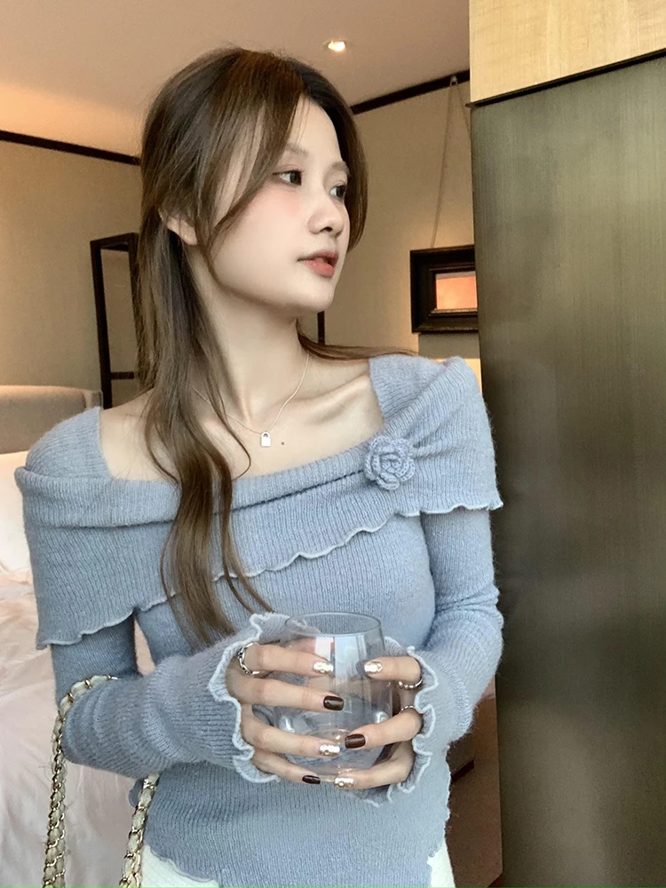 【现货】新款法式气质露肩针织衫不规则设计感收腰显瘦喇叭袖上衣冬