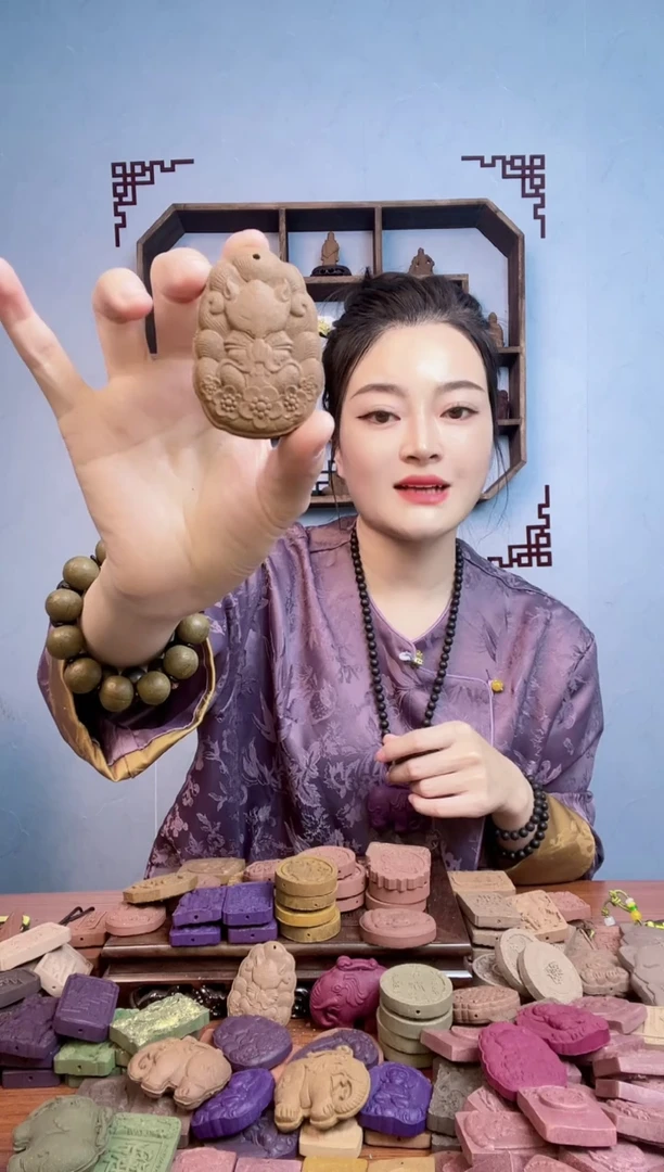 【闪购商品】泥塑瑕疵花蕊夫人九尾狐