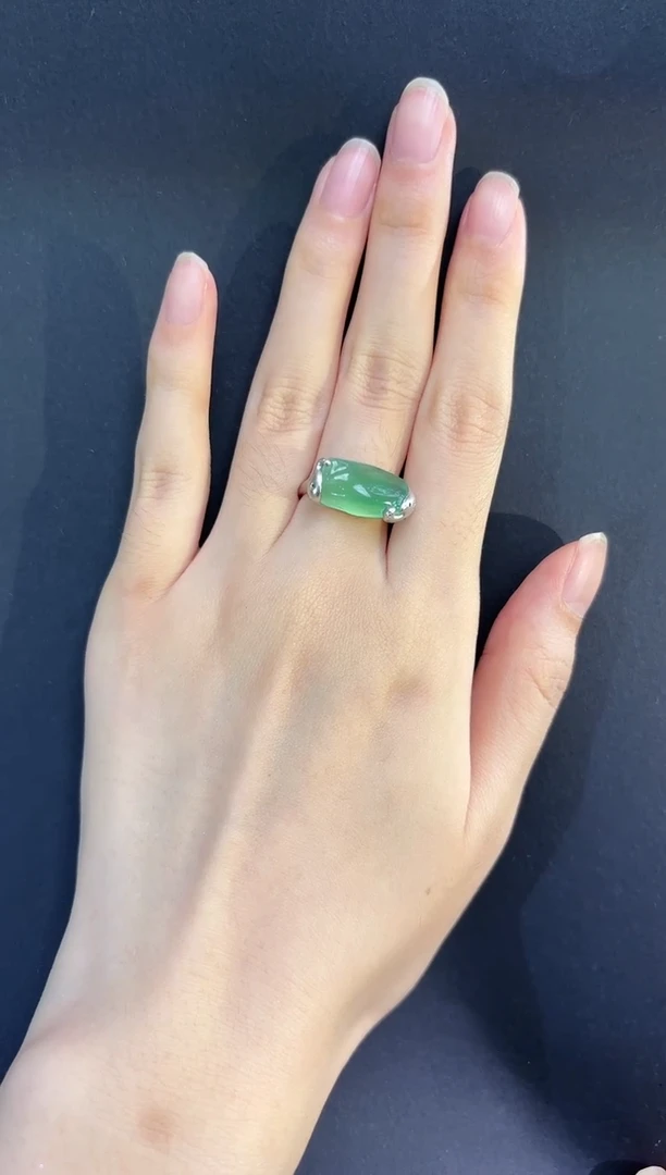 【闪购商品】翡翠戒指18K金镶嵌不退不换翡翠15.5号圈随形戒指