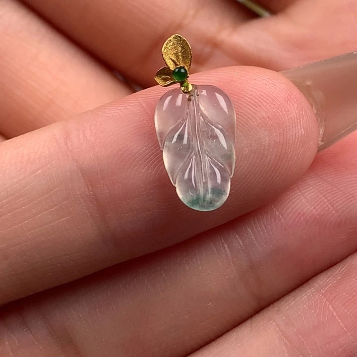 翡翠颈饰18K金镶嵌叶子