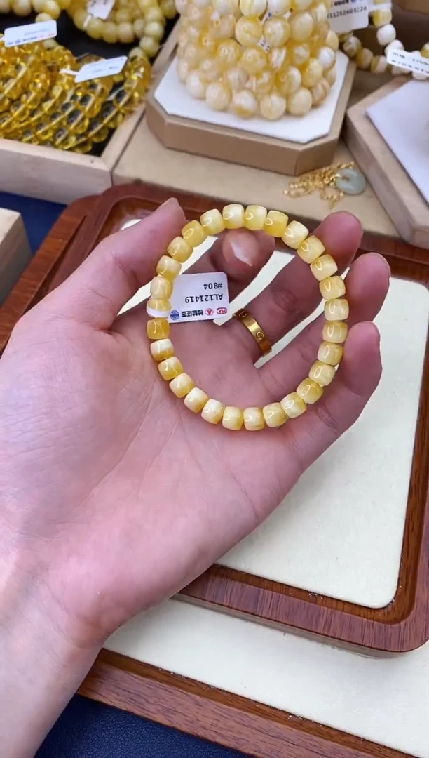 【闪购商品】琥珀裸石未镶嵌福利手串481