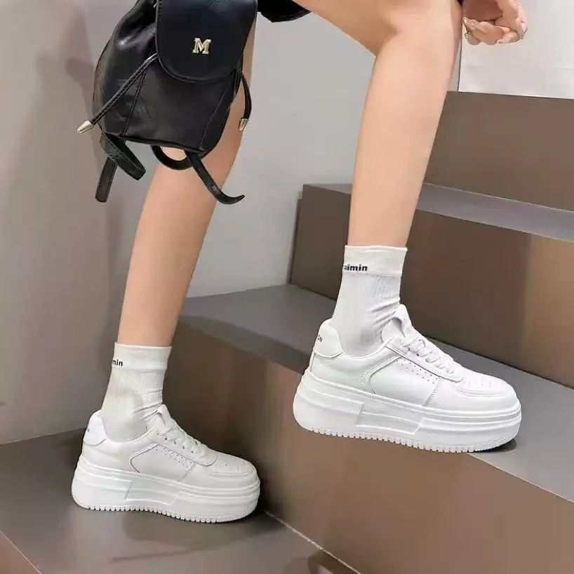 3139    新款时尚百搭韩版厚底潮流运动休闲小白鞋