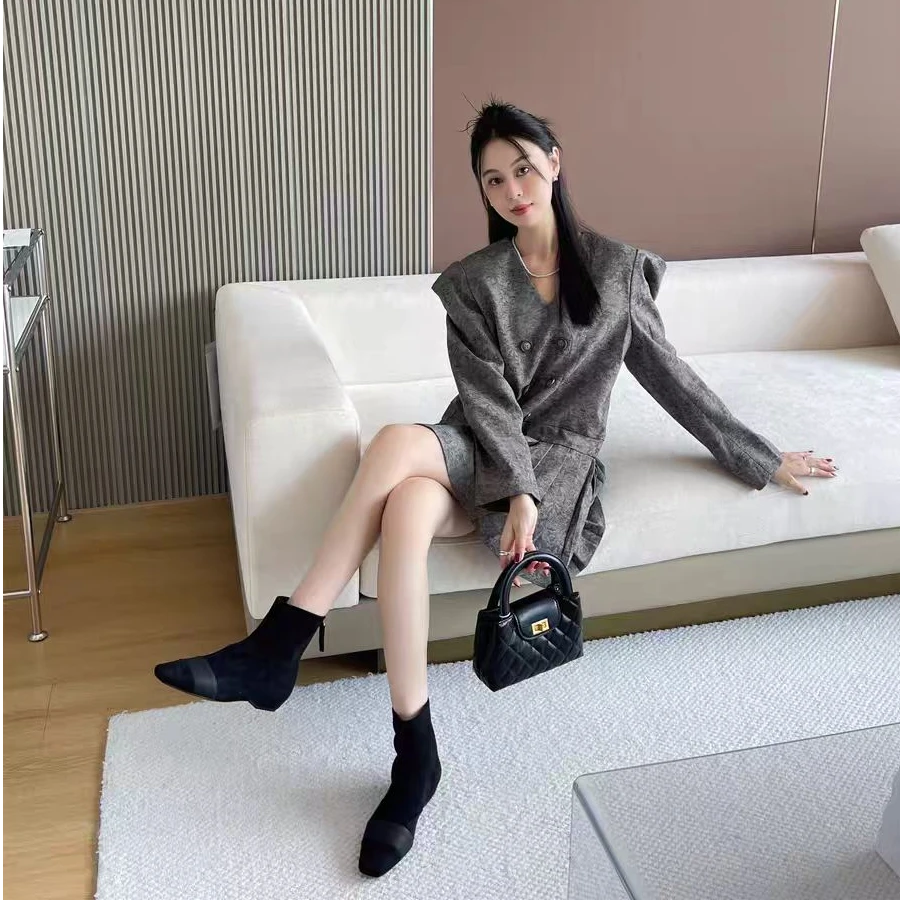 7659冬季新款复古时尚气质平底尖头短靴加绒