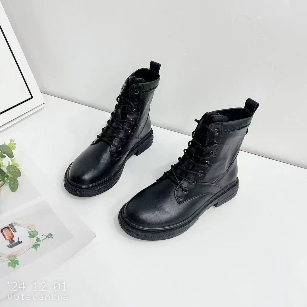 50013A    新款时尚短靴女秋冬平底百搭马丁靴四季款