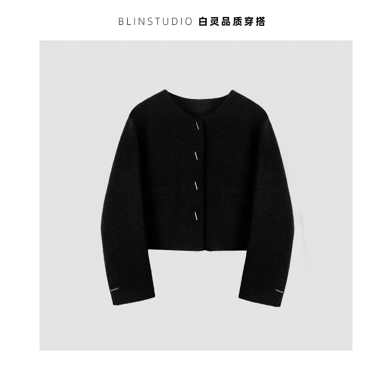 1（2891）春秋季百搭气质短款上衣别致扣子圆领黑色小香风外套女