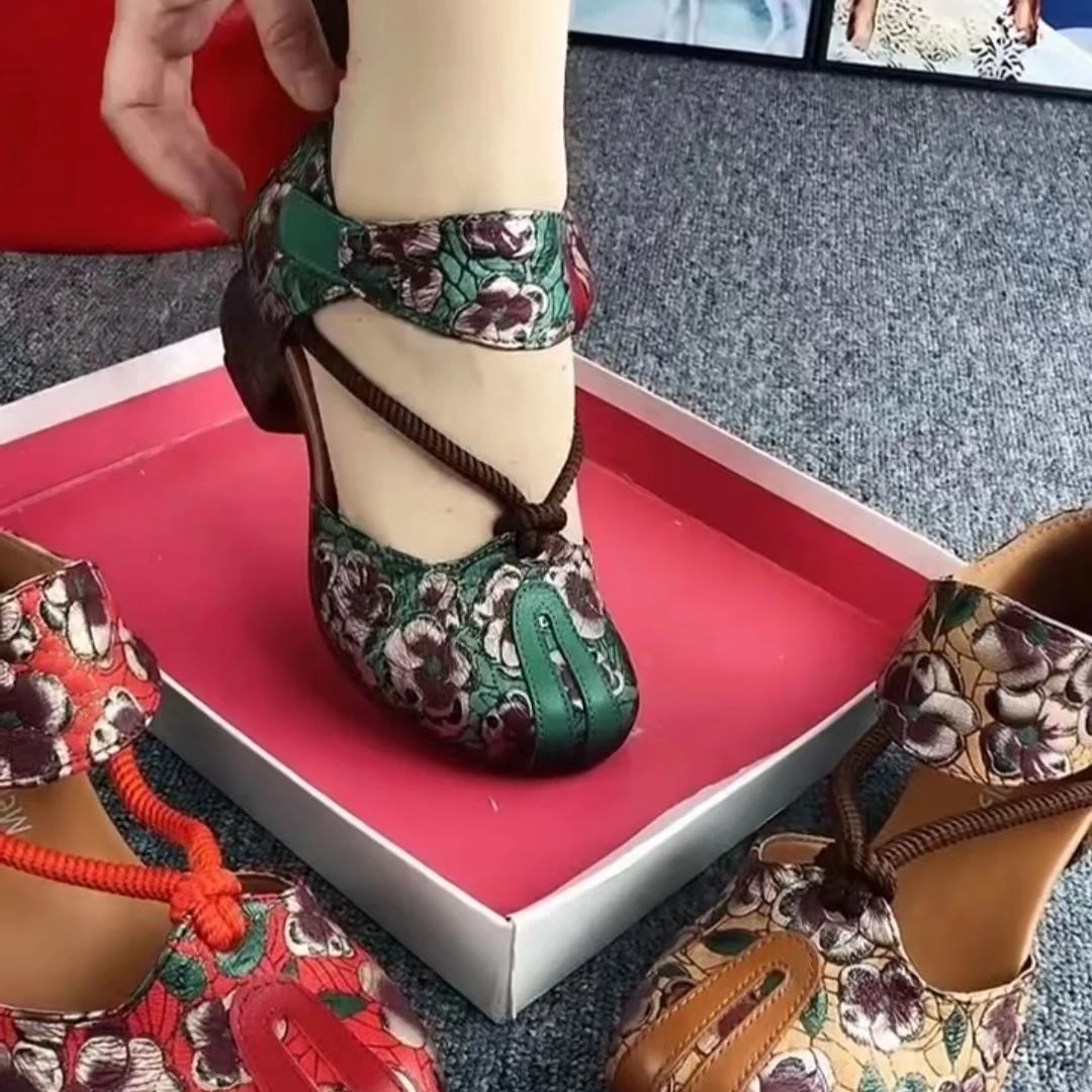 H凉鞋女2024夏季镂空复古风空透气粗跟中老年舒适软底凉鞋女