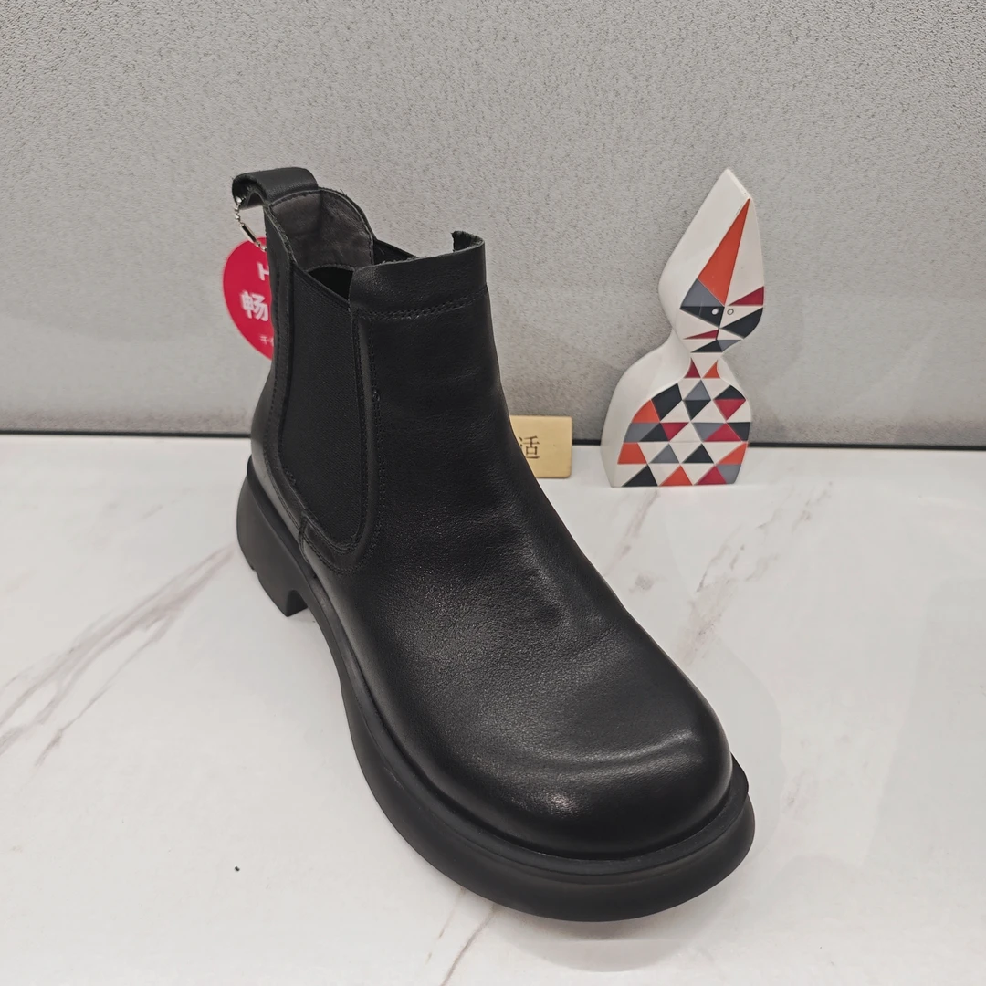 Qin&beale/千佰莉正品时尚舒适秋冬圆头牛皮短靴（H0139）