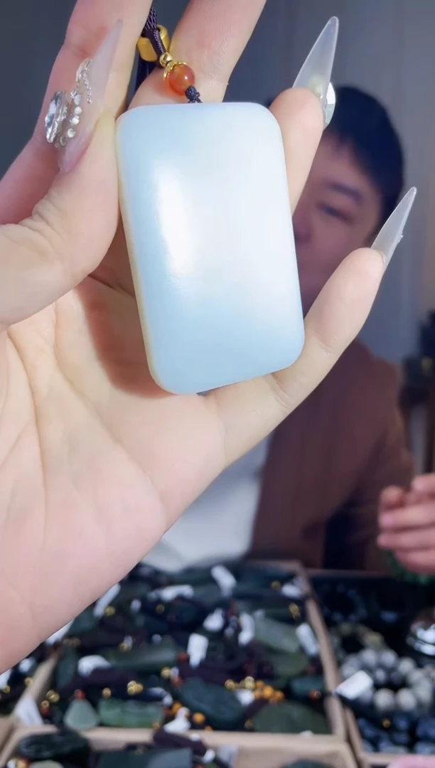 【闪购商品】和田玉挂件未镶嵌拍一发一，多样性发货！