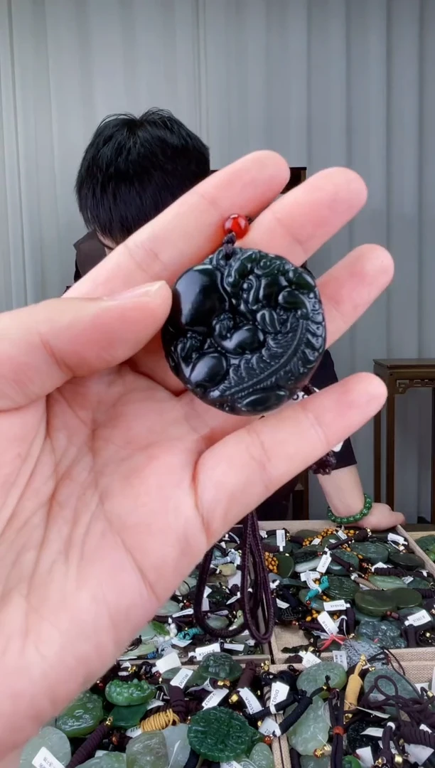 【闪购商品】和田玉挂件未镶嵌拍一发一，多样性发货！