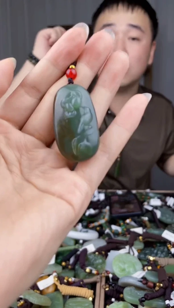 【闪购商品】和田玉挂件未镶嵌拍一发一，多样性发货！