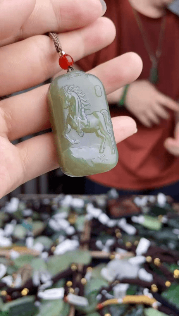 【闪购商品】和田玉挂件未镶嵌拍一发一，多样性发货！