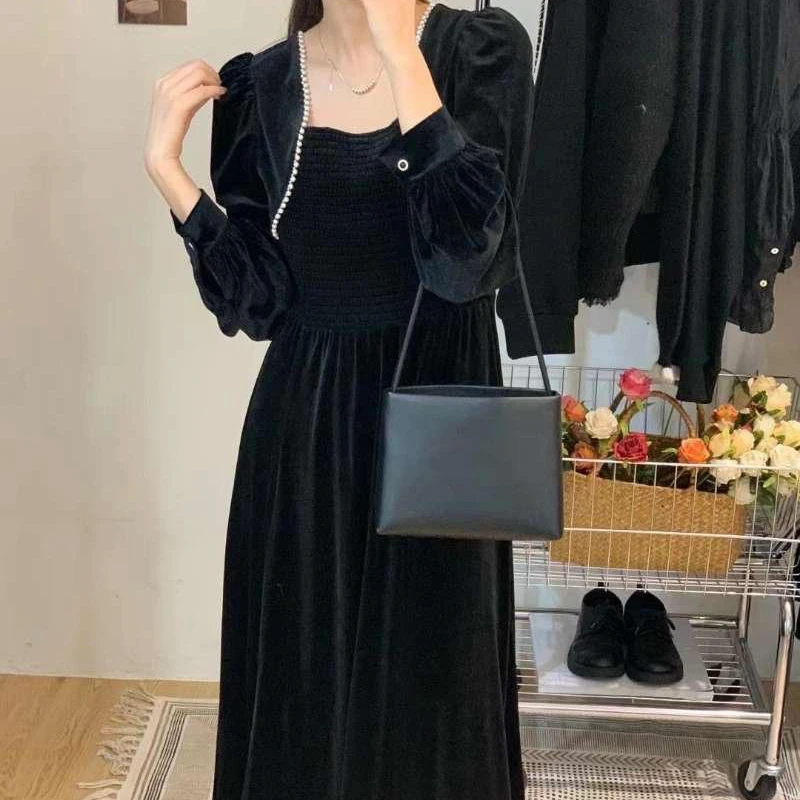 微胖气质高级感黑色压褶高端金丝绒连衣裙秋冬法式赫本风显瘦长裙