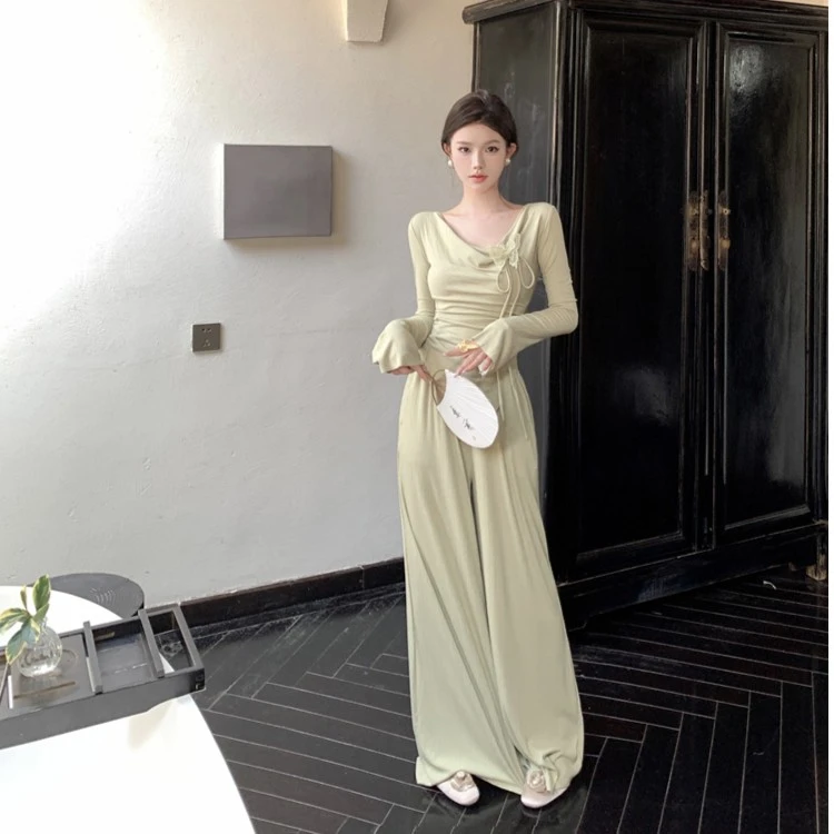 薄荷曼波穿搭套装女新中式蝴蝶结长袖一字肩上衣休闲阔腿裤两件套