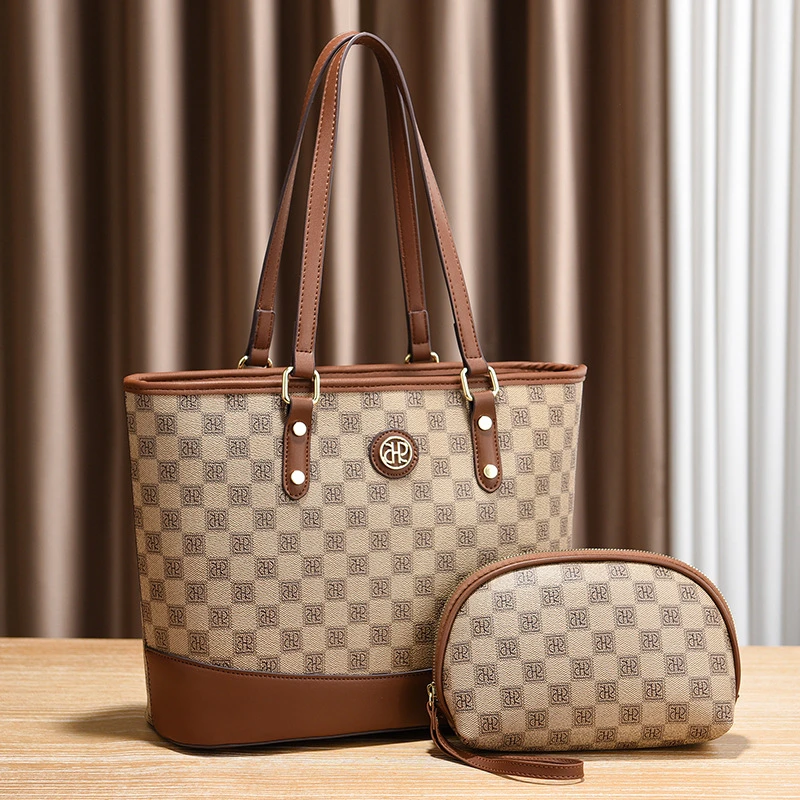 欧美棋盘格子母包2025新款时尚百搭妈妈包大容量实用单肩斜跨包包