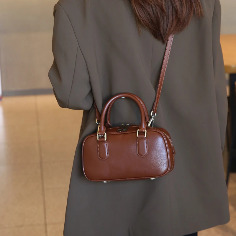 2024新款真皮休闲单肩包女气质高级感头层牛皮斜挎手提小包枕头包