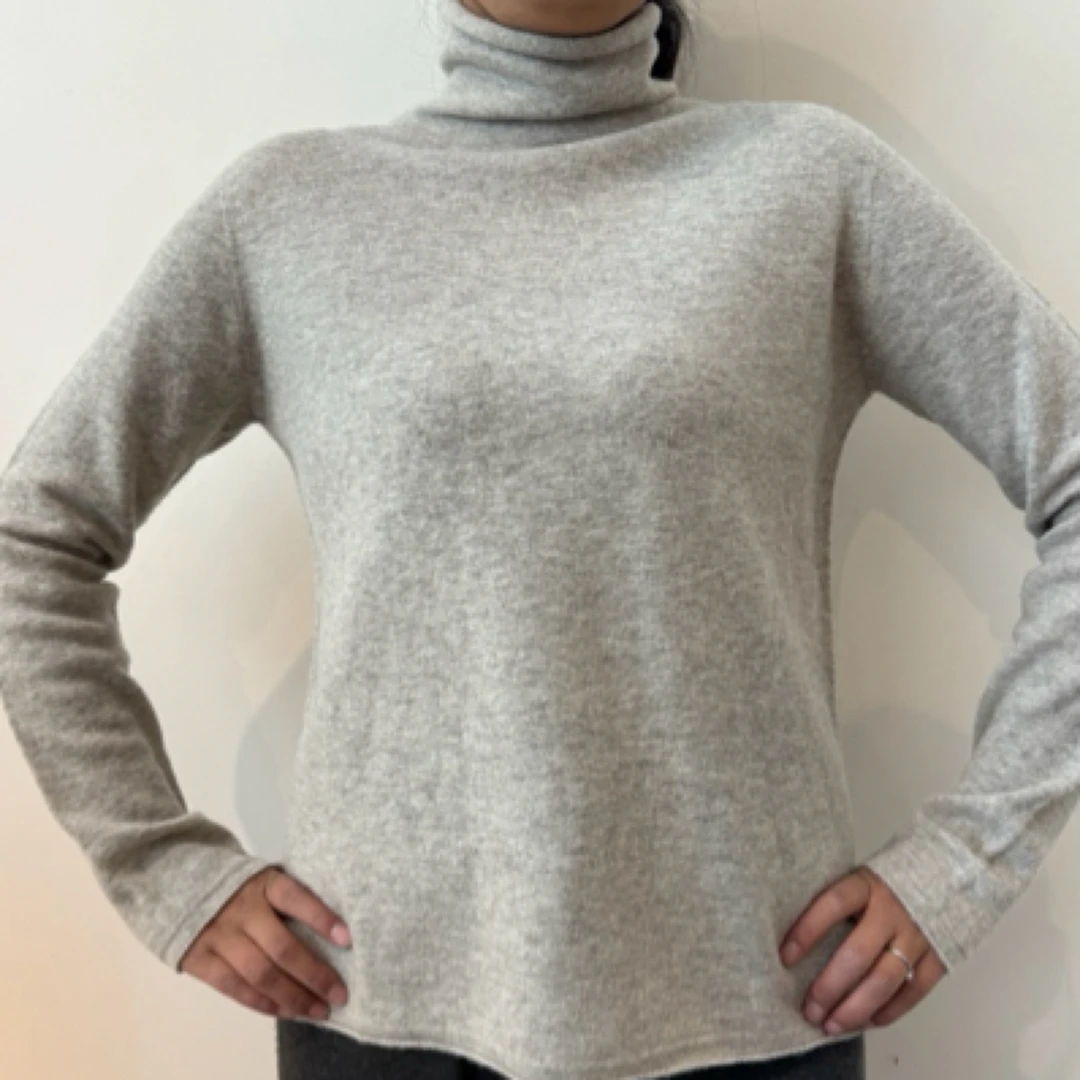 牦牛绒款女高领绒衫