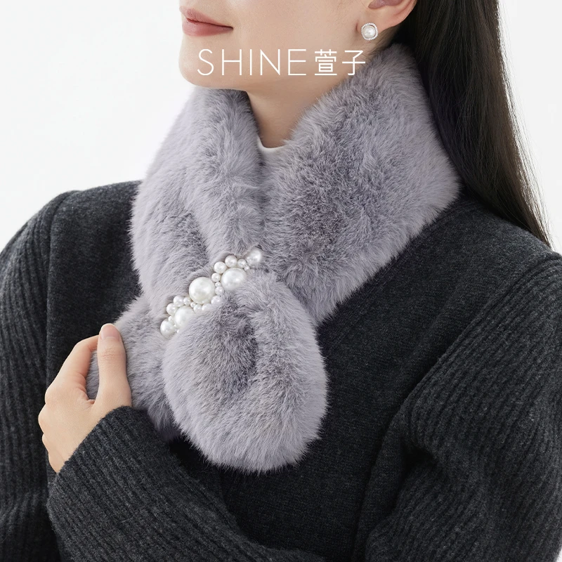 萱子时尚白色优雅秋冬季甜美精致毛绒围巾保暖女士纯色【品牌直营】