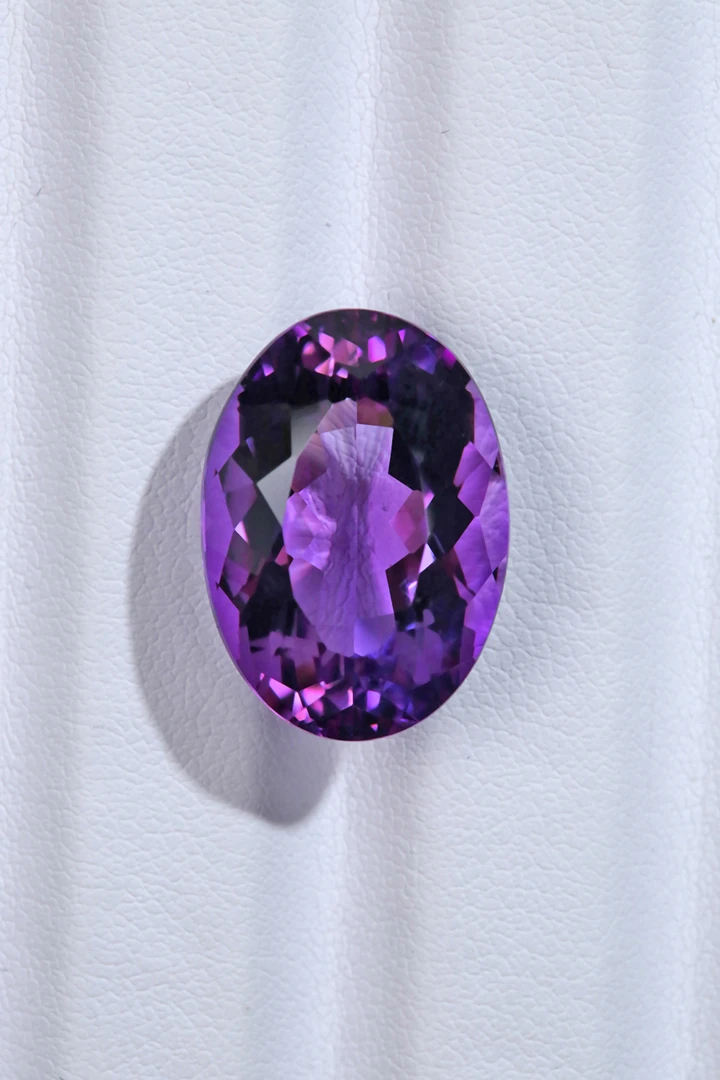 紫水晶裸石未镶嵌 重量：16ct