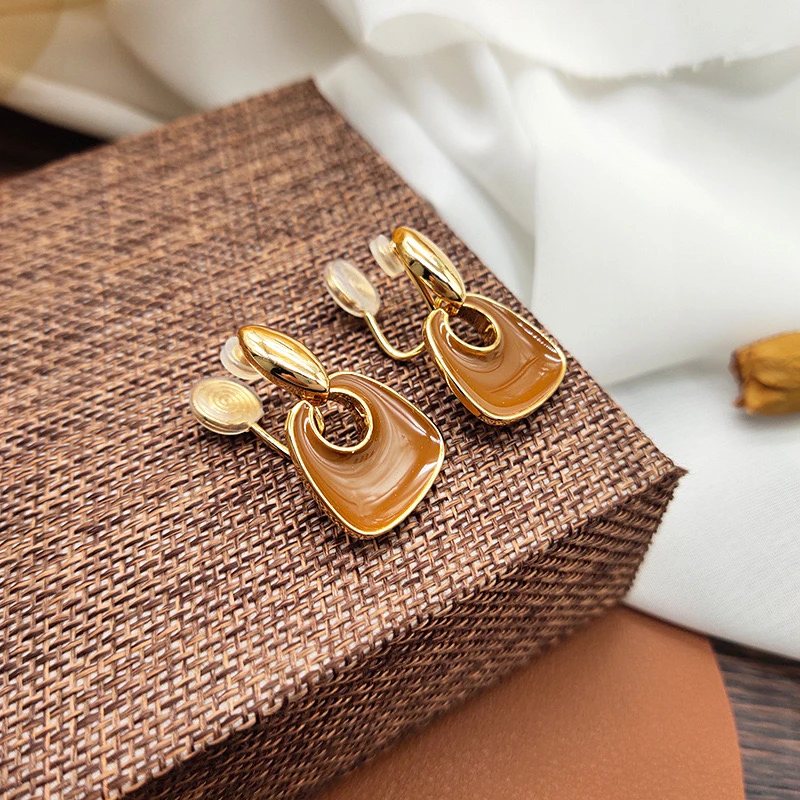 铜合金耳饰 几何耳环2024新款爆款高级感轻奢小众气质无耳洞法式