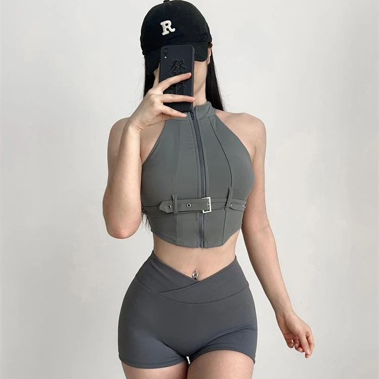 瑜伽时尚背心速干弹力紧身无袖高领收腰短款含胸垫健身上衣机车风