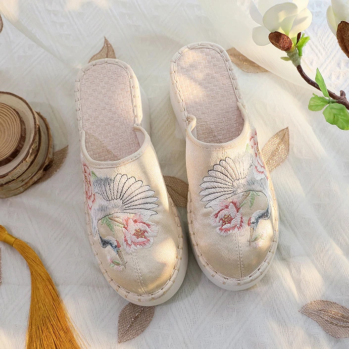厚底拖鞋坡跟时尚绣花包头半托布艺春秋夏季透气绣花鞋凉拖鞋女鞋