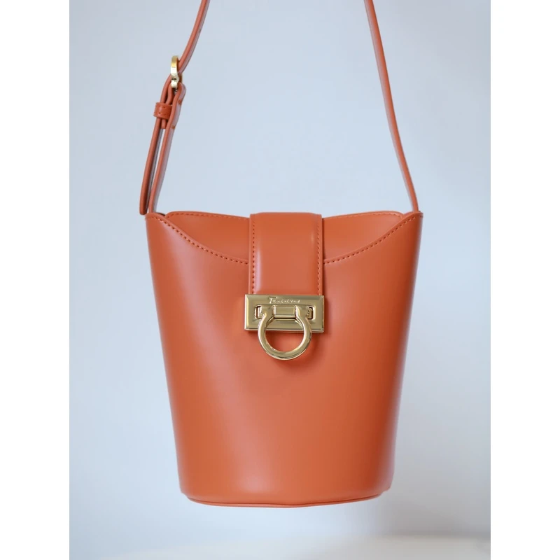 HY01薯条包轻奢时尚水桶包女士百搭单肩包牛皮托特包休闲 棕色