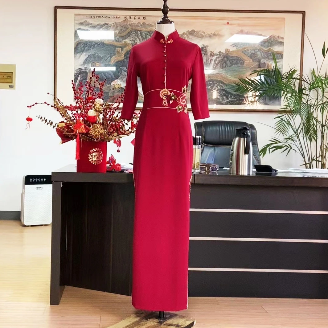 娴馨喜妈妈新中式五分袖枣红色弹力抗皱长款改良显瘦走秀日常旗袍