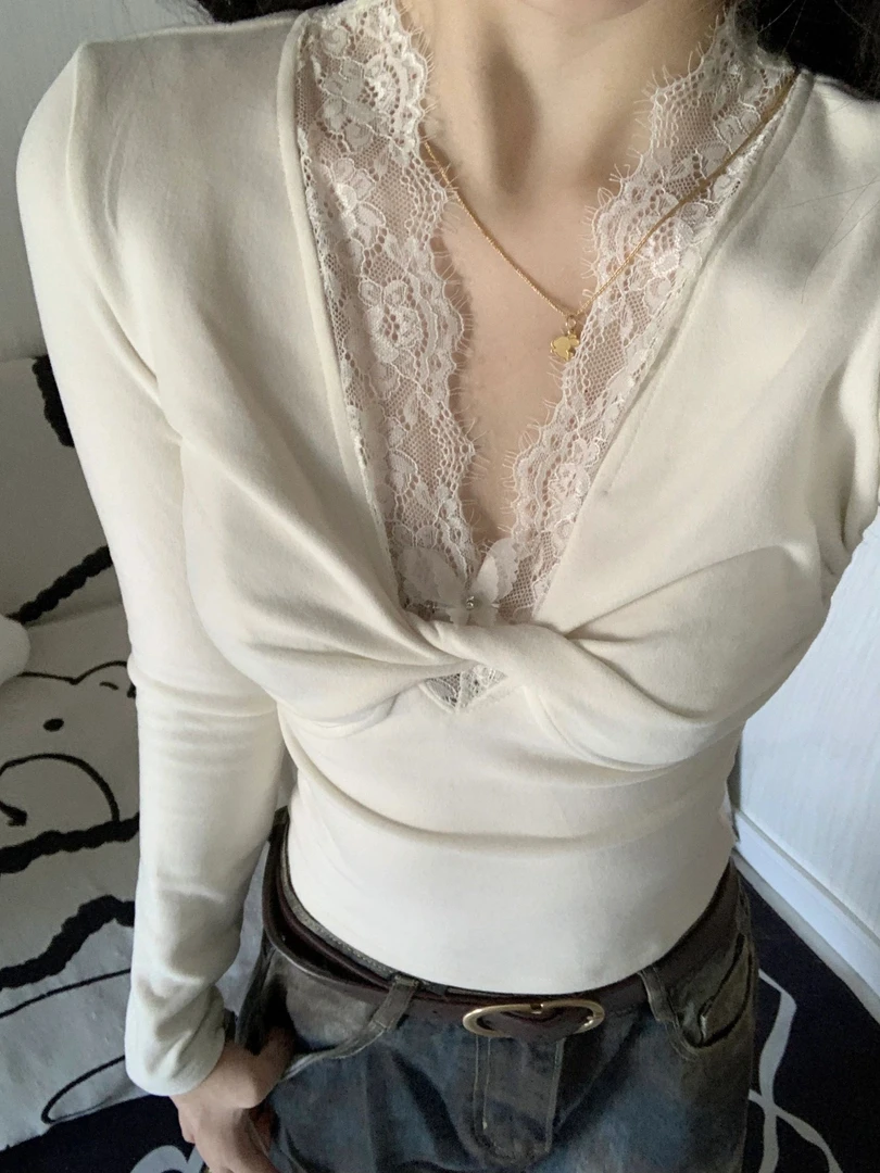 徐秋阳 纽结磨毛T 百搭时尚洋气设计感蕾丝显瘦显白内搭打底上衣