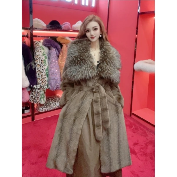 【魅力高级咖】24年冬季新款大毛领气质显瘦中长款外套大衣