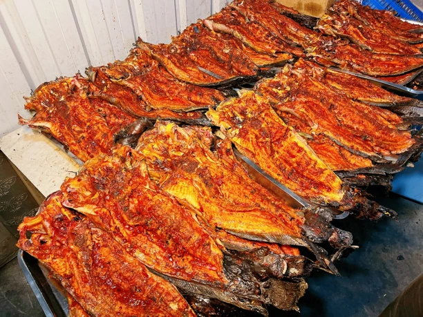 河南商丘纯果木炭爱义烤鱼30年老店