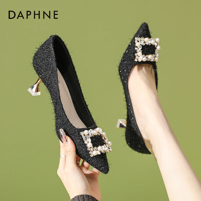 达芙妮珍珠钻扣时尚性感尖头网红浅口高跟鞋2025款春秋伴娘宴会鞋