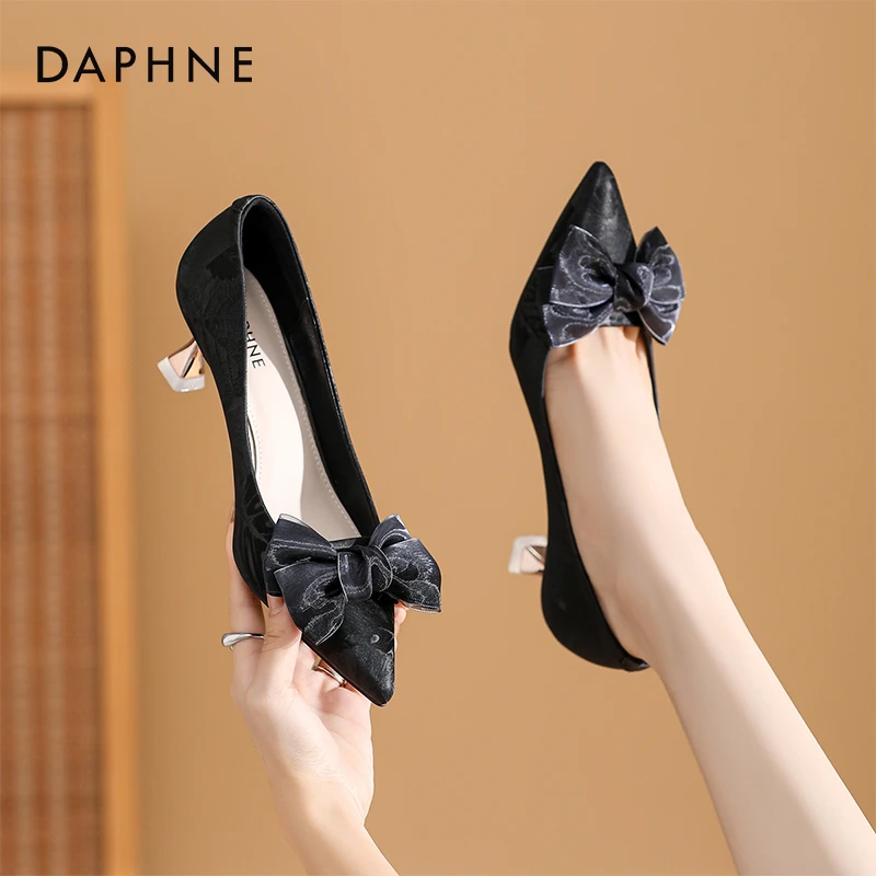 达芙妮气质百搭高跟鞋2025新款秋季蝴蝶结仙女风尖头细跟浅口单鞋