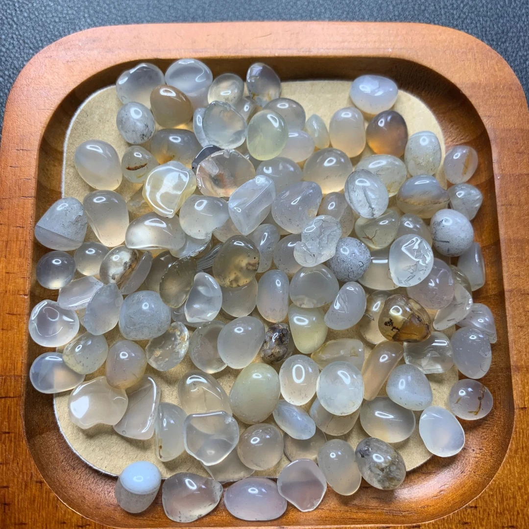 天然玉髓玛瑙碎石可穿手串