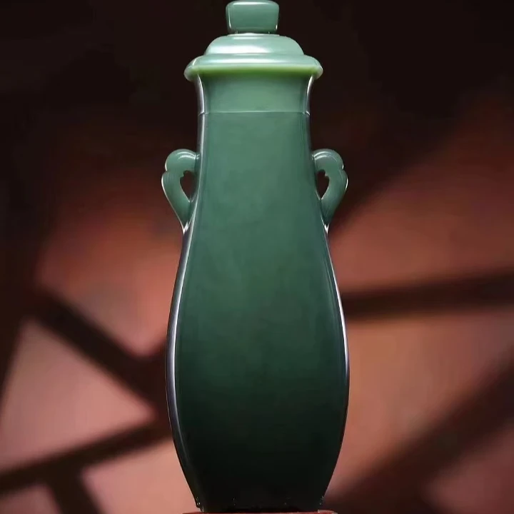 【中国玉石雕刻大师作品】张春风老师亲工作品和田玉如意双耳尊瓶