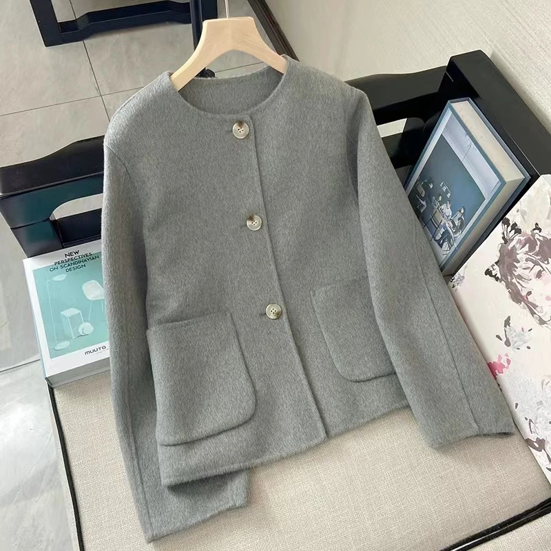 【工厂反季】2308款树脂扣简约时尚短款小香风羊毛大衣