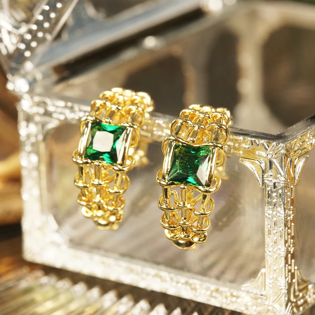 铜合金耳饰 LeLe 耳钉 设计师简约法式镂空C形时尚气质 8311