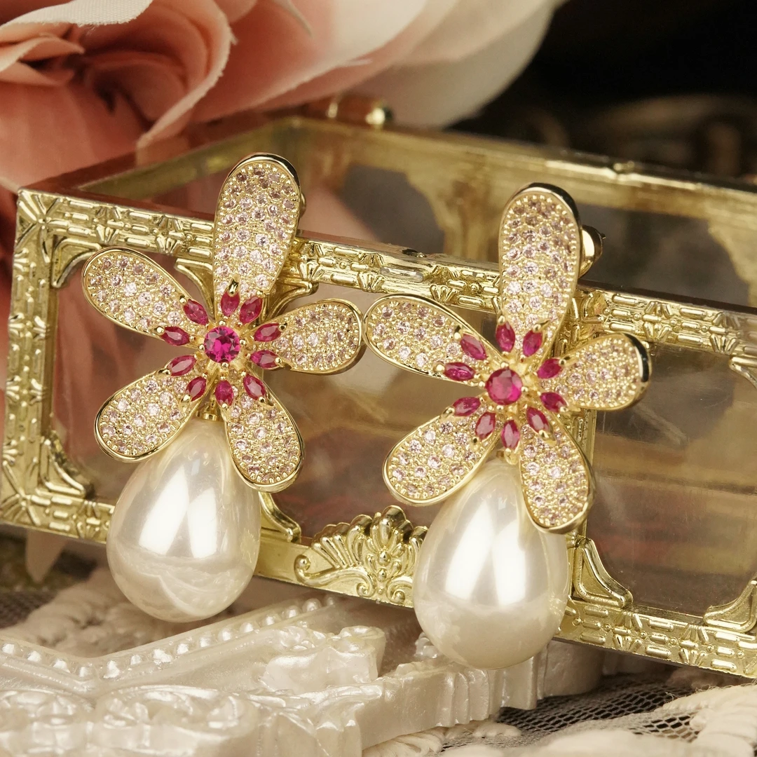 铜合金耳饰 LeLe 耳钉 立体镶嵌满钻花瓣垂感珠珠个性百搭 1868