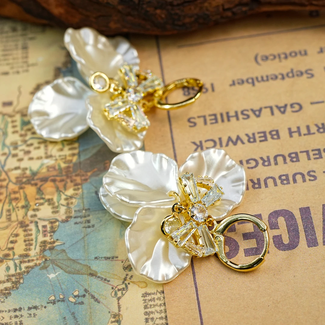 铜合金耳饰 LeLe 耳钉 法式蝴蝶结花瓣流苏气质时尚百搭 8039