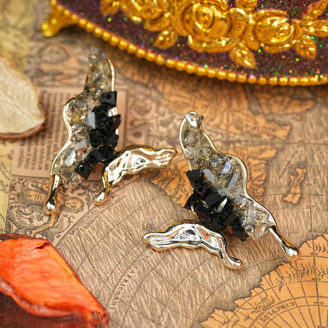 铜合金耳饰 LeLe 耳钉 冷淡色黑色蝴蝶气质轻奢高级感 183