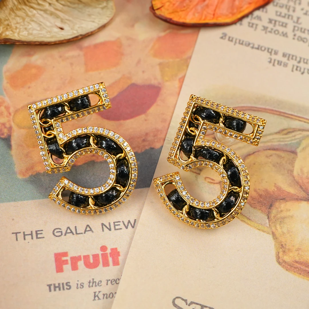 铜合金耳饰 LeLe 耳钉 24p经典5号皮穿链时髦又复古 8549