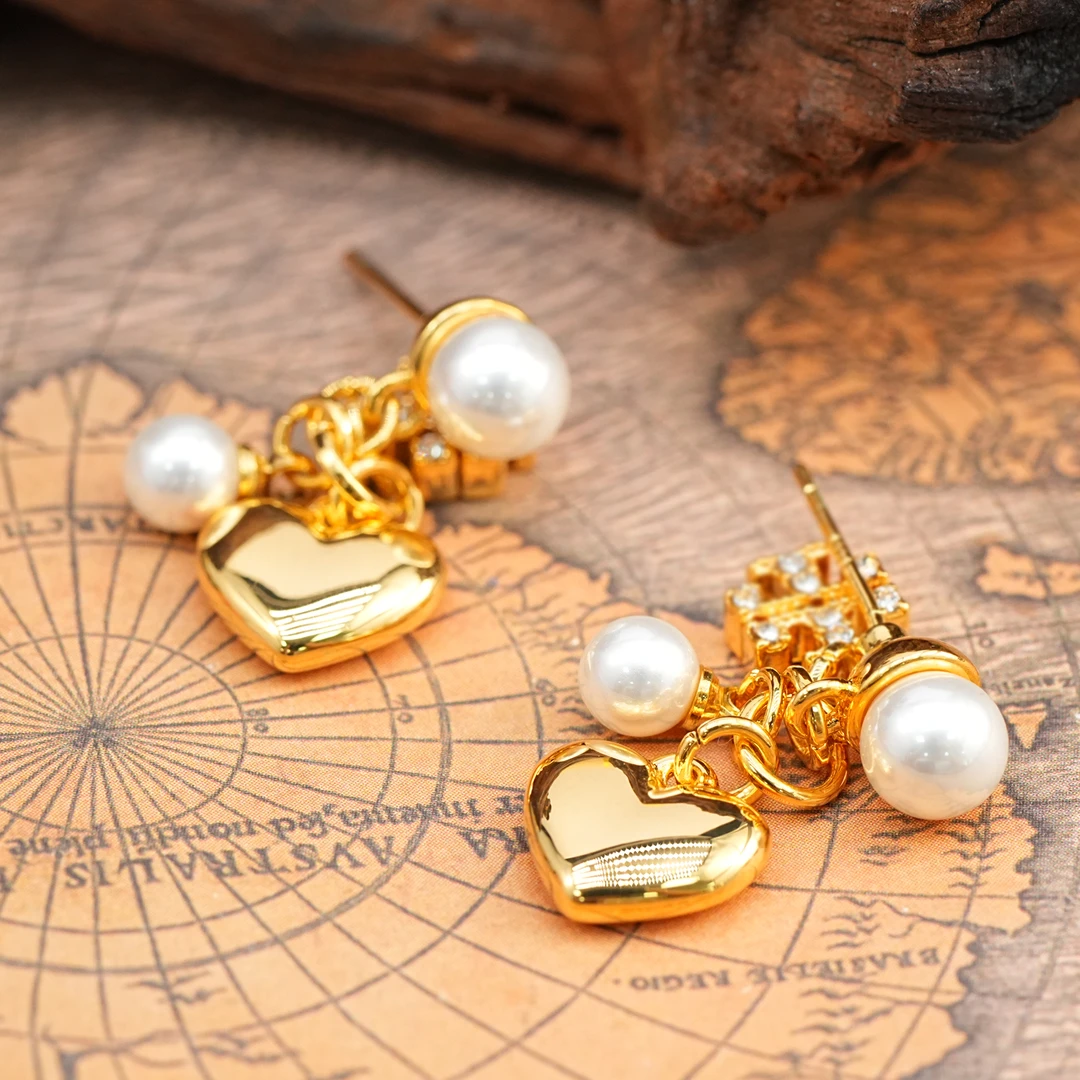 铜合金耳饰 LeLe 耳钉 法式高级感设计师款金色桃心百搭 567