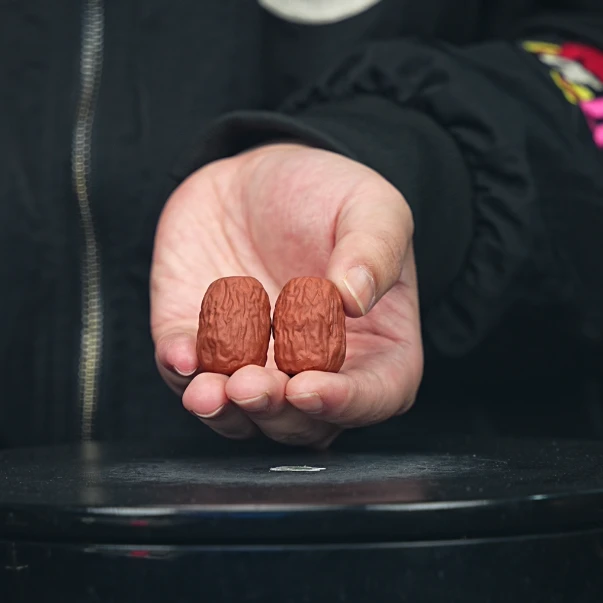 宜兴原矿紫砂茶玩查茶宠-两颗红枣