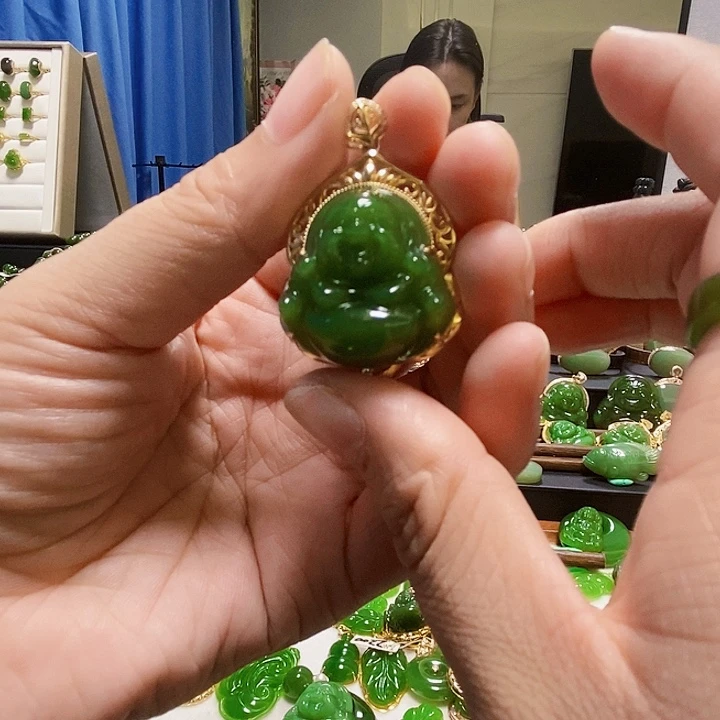 和田玉(碧玉)颈饰18K金镶嵌