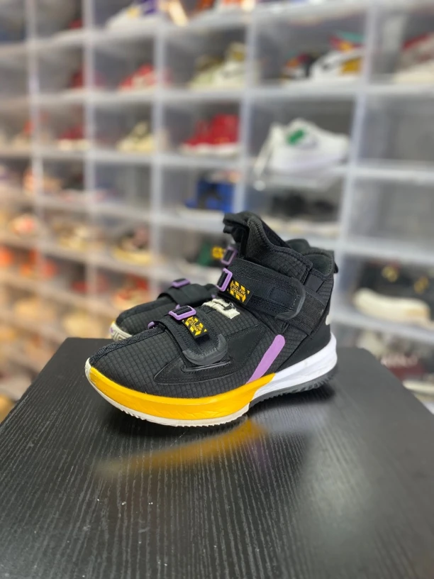 zoom13魔术贴实战鞋/40/已精洗/全新参考价3876