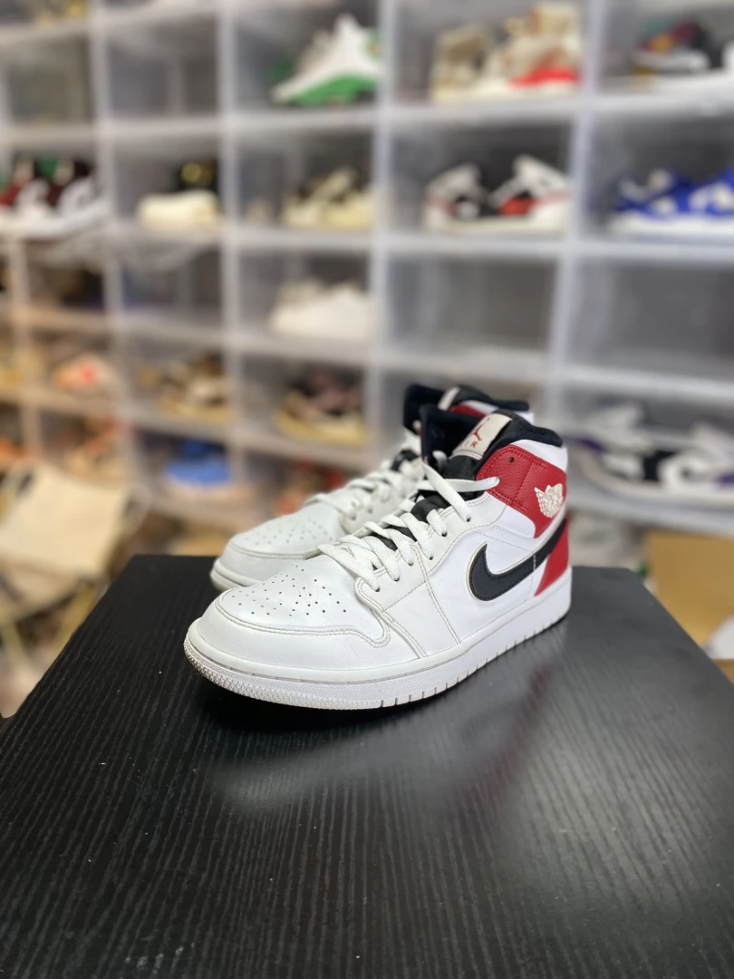 aj1白红休闲鞋/42.5/已精洗/全新参考价1232