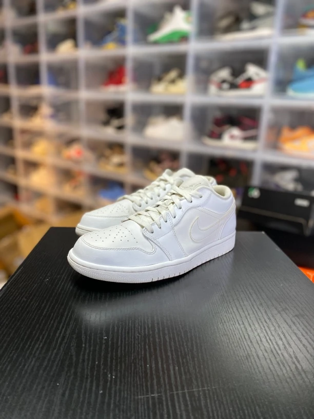 aj1纯白休闲鞋/42.5/已精洗/全新参考价1765