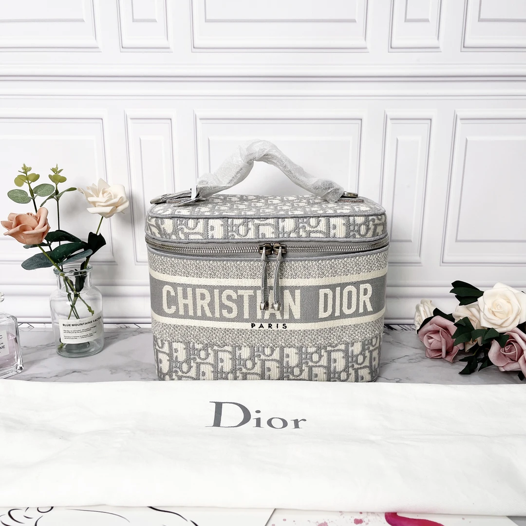 95新 DIOR/迪奥 灰色刺绣化妆盒子包时尚简约