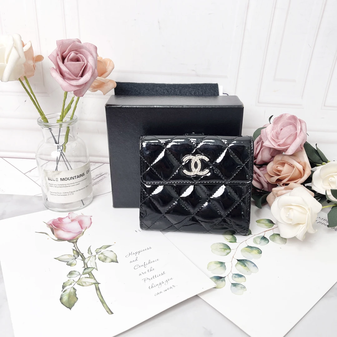 95新 Chanel/香奈儿 黑色漆皮短款按扣钱夹菱格
