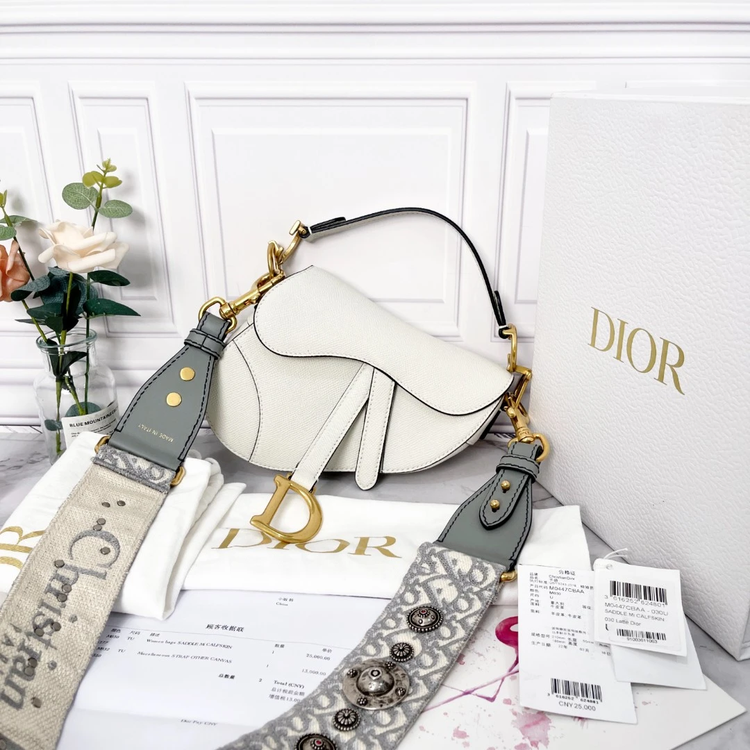 99新 DIOR/迪奥 白色迷你马鞍包M0447